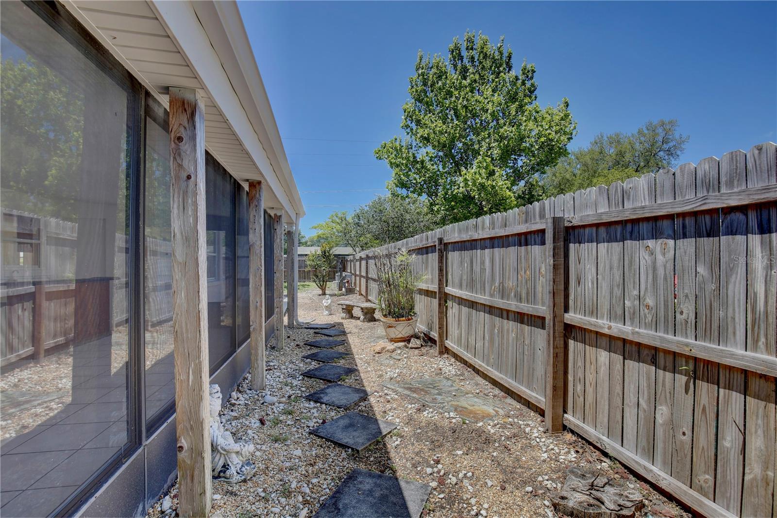 GLASS GARDENS - Residential