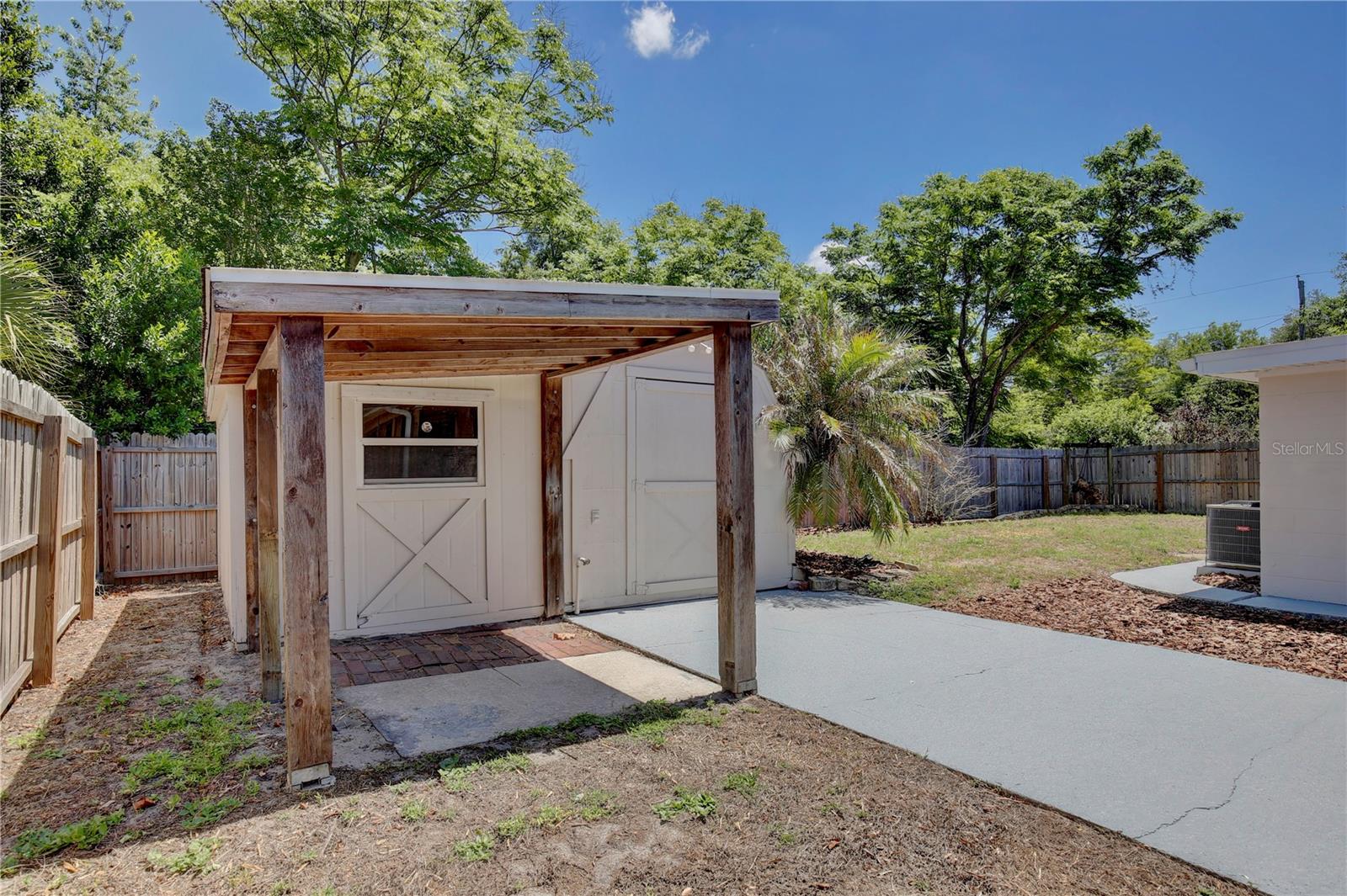 GLASS GARDENS - Residential