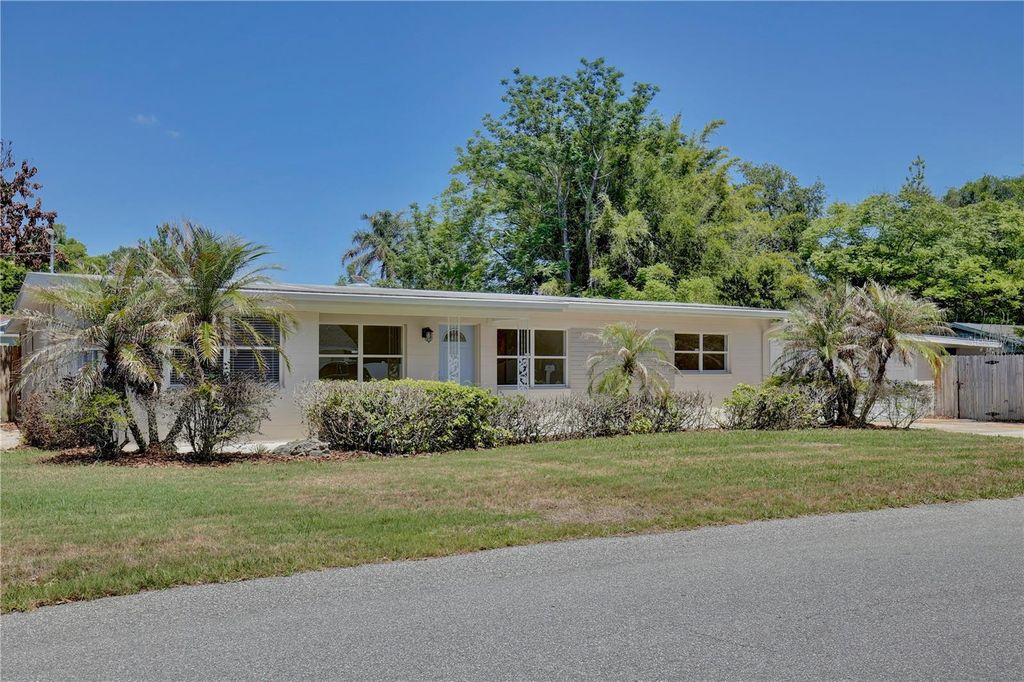 Photo of 2601 Sheffield Avenue, Orlando, FL 32806 (MLS # O6399830)