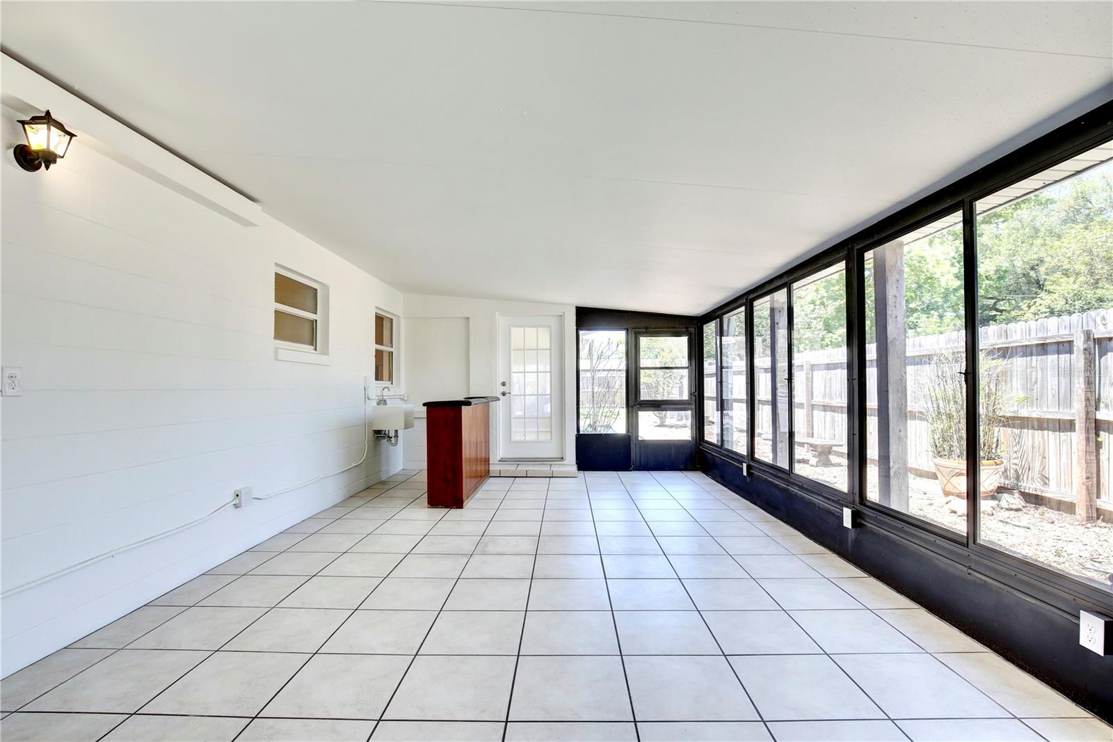 GLASS GARDENS - Residential