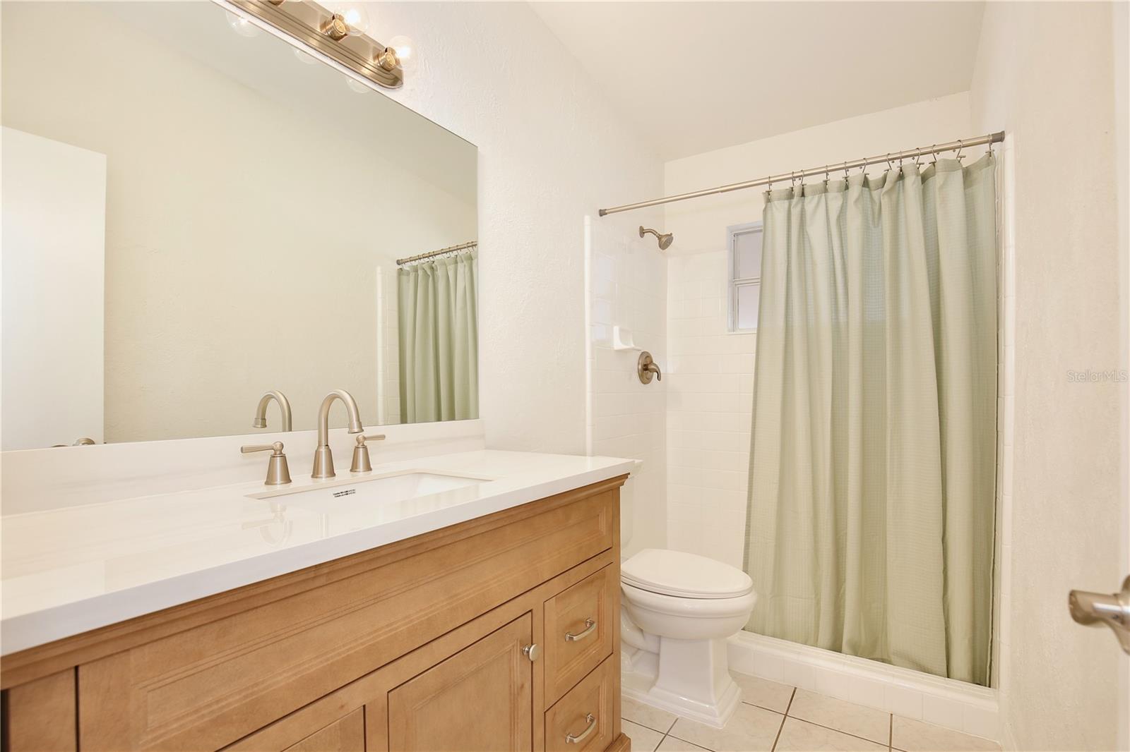 GLASS GARDENS - Residential