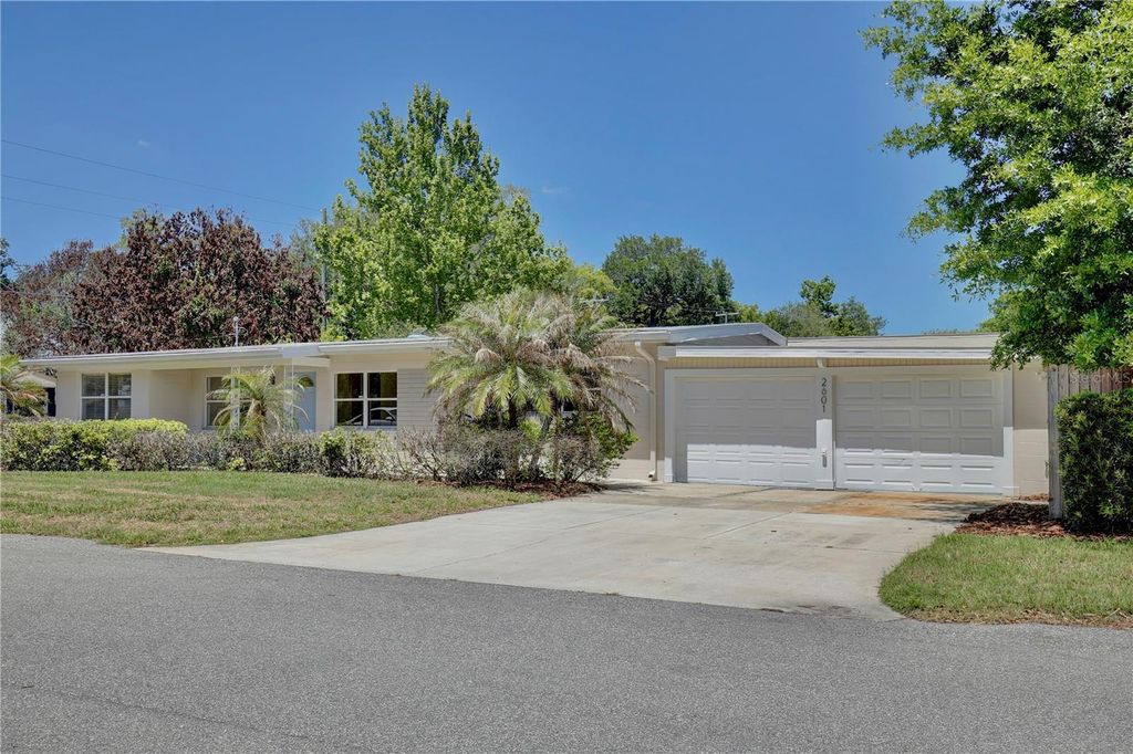 Photo of 2601 Sheffield Avenue, Orlando, FL 32806 (MLS # O6399830)