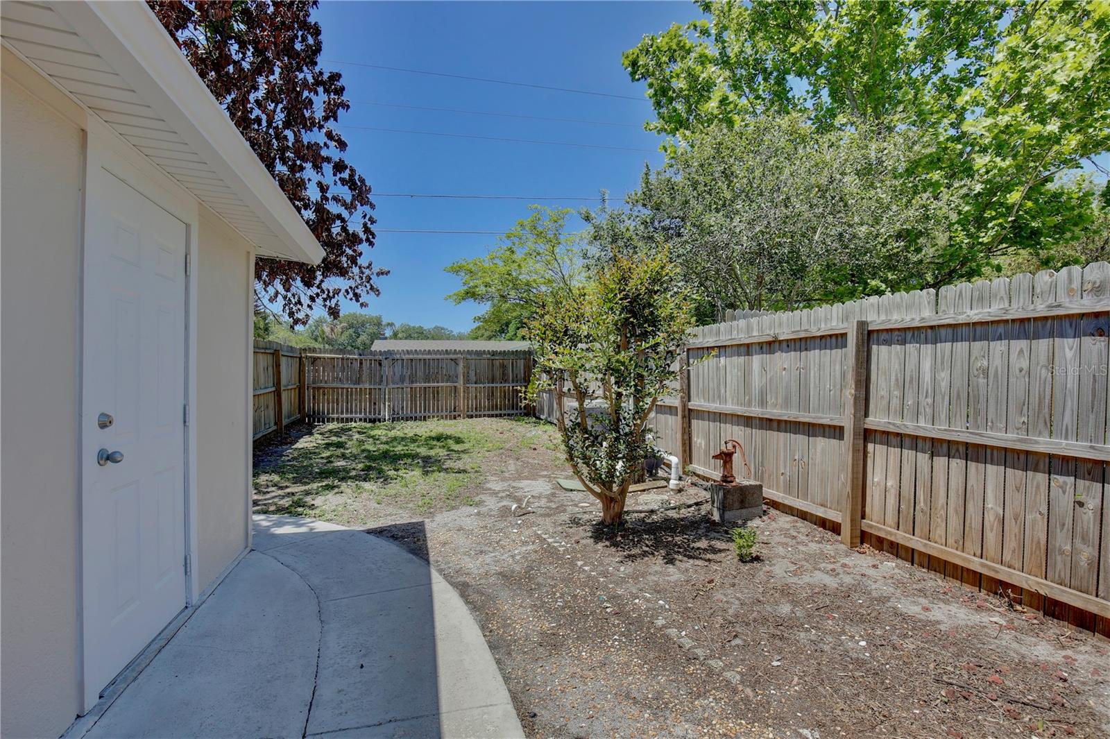 GLASS GARDENS - Residential