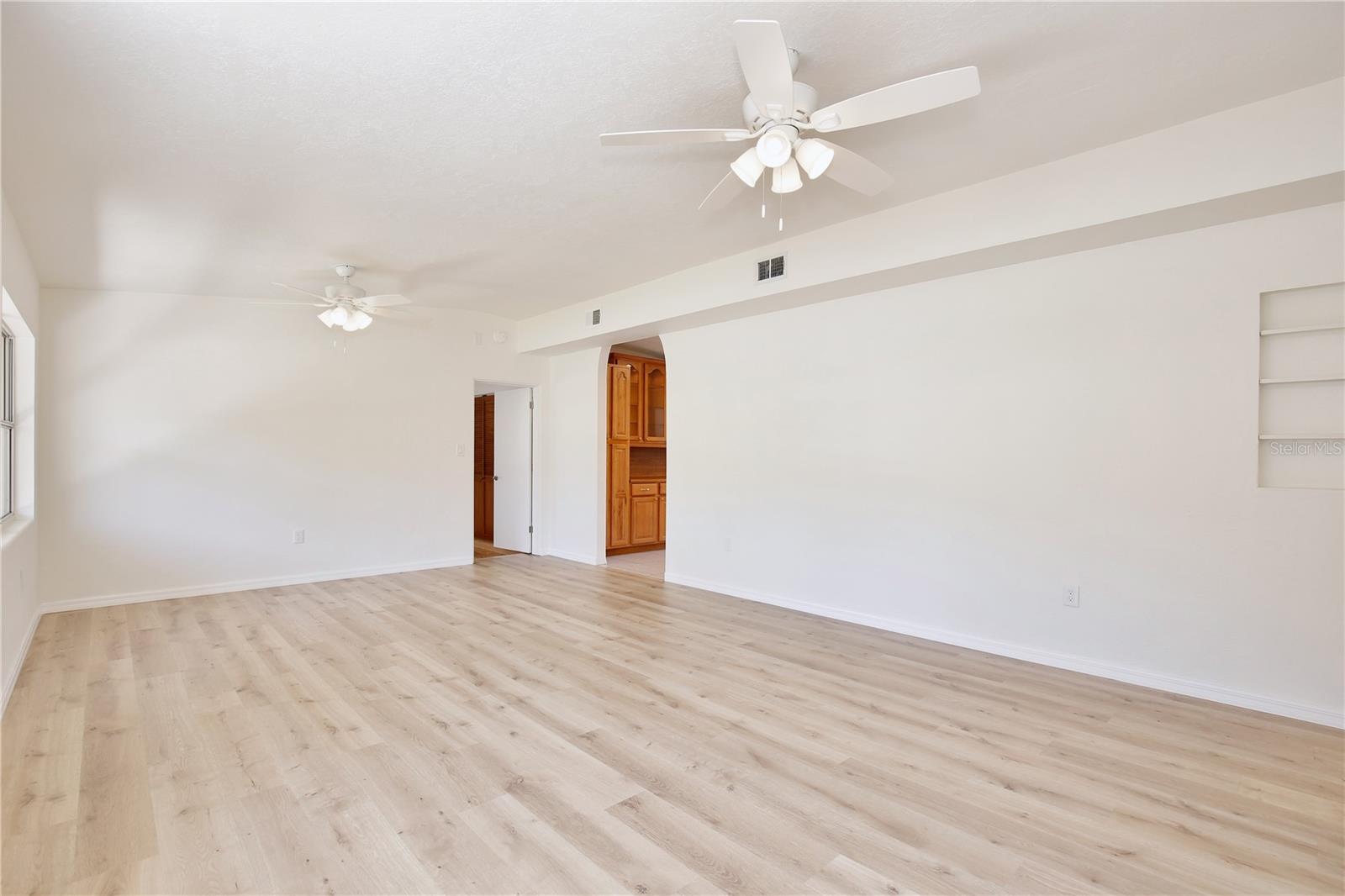 GLASS GARDENS - Residential