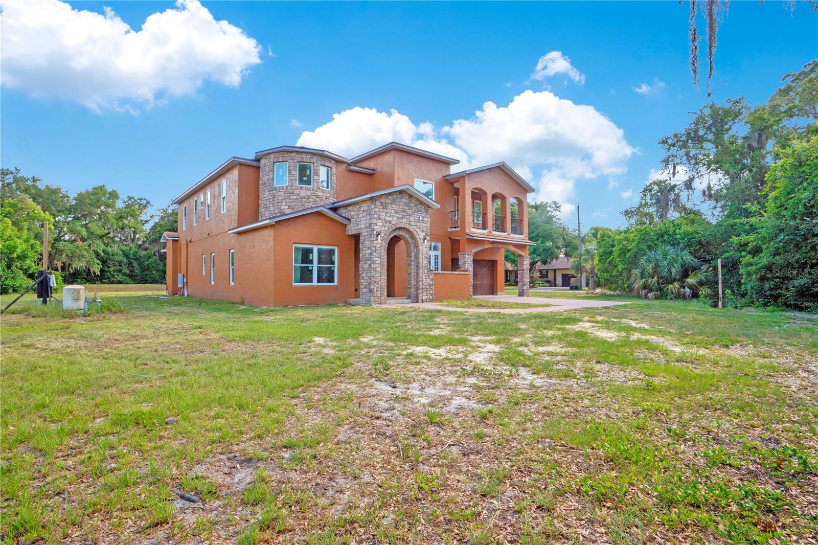 818 LAKE AGNES DRIVE