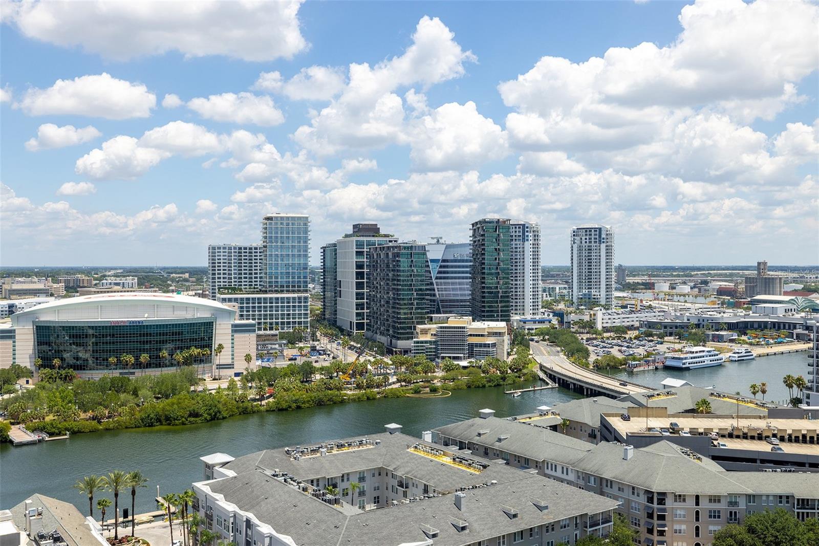 THE PLAZA HARBOUR ISLAND A CON - Residential