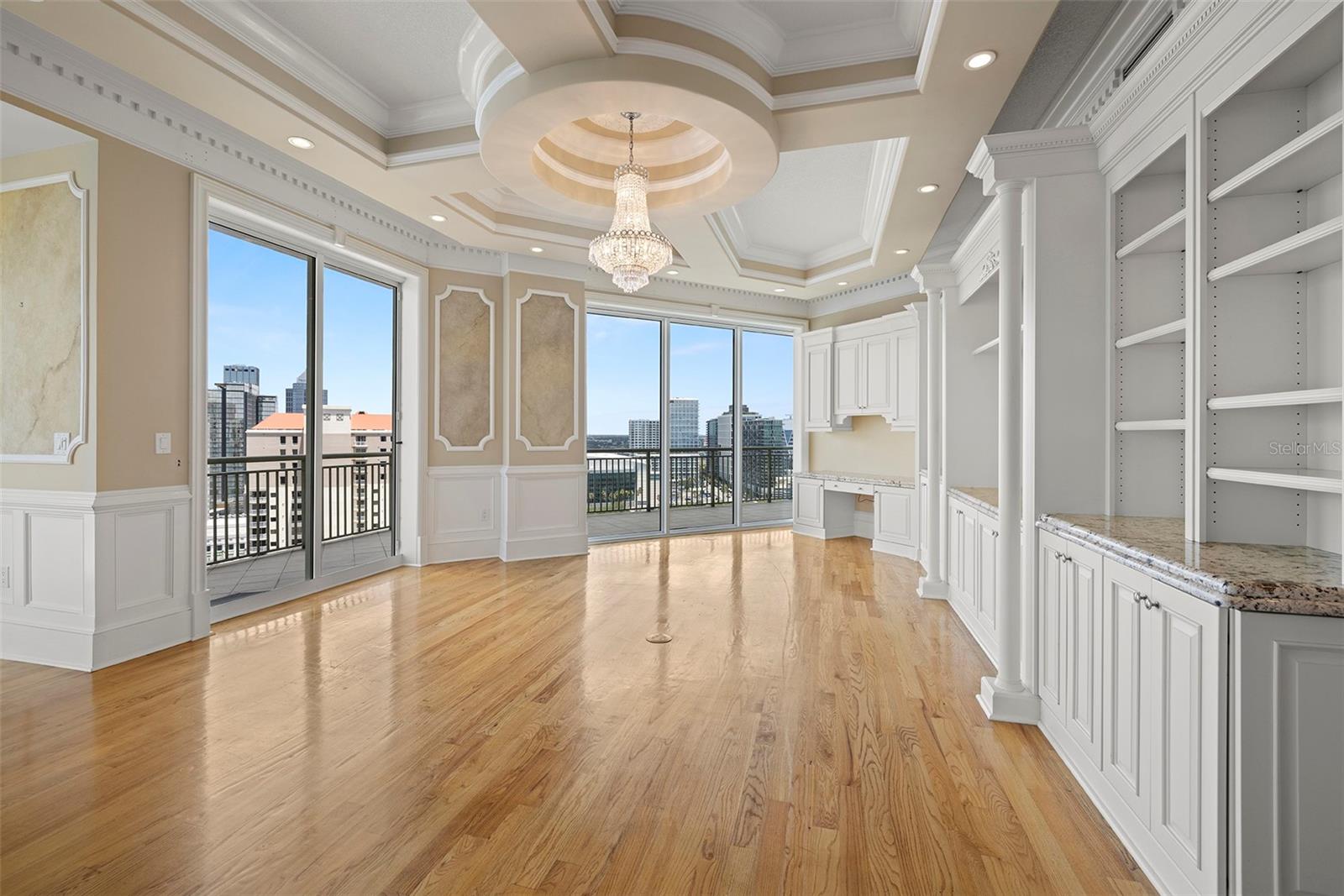 THE PLAZA HARBOUR ISLAND A CON - Residential