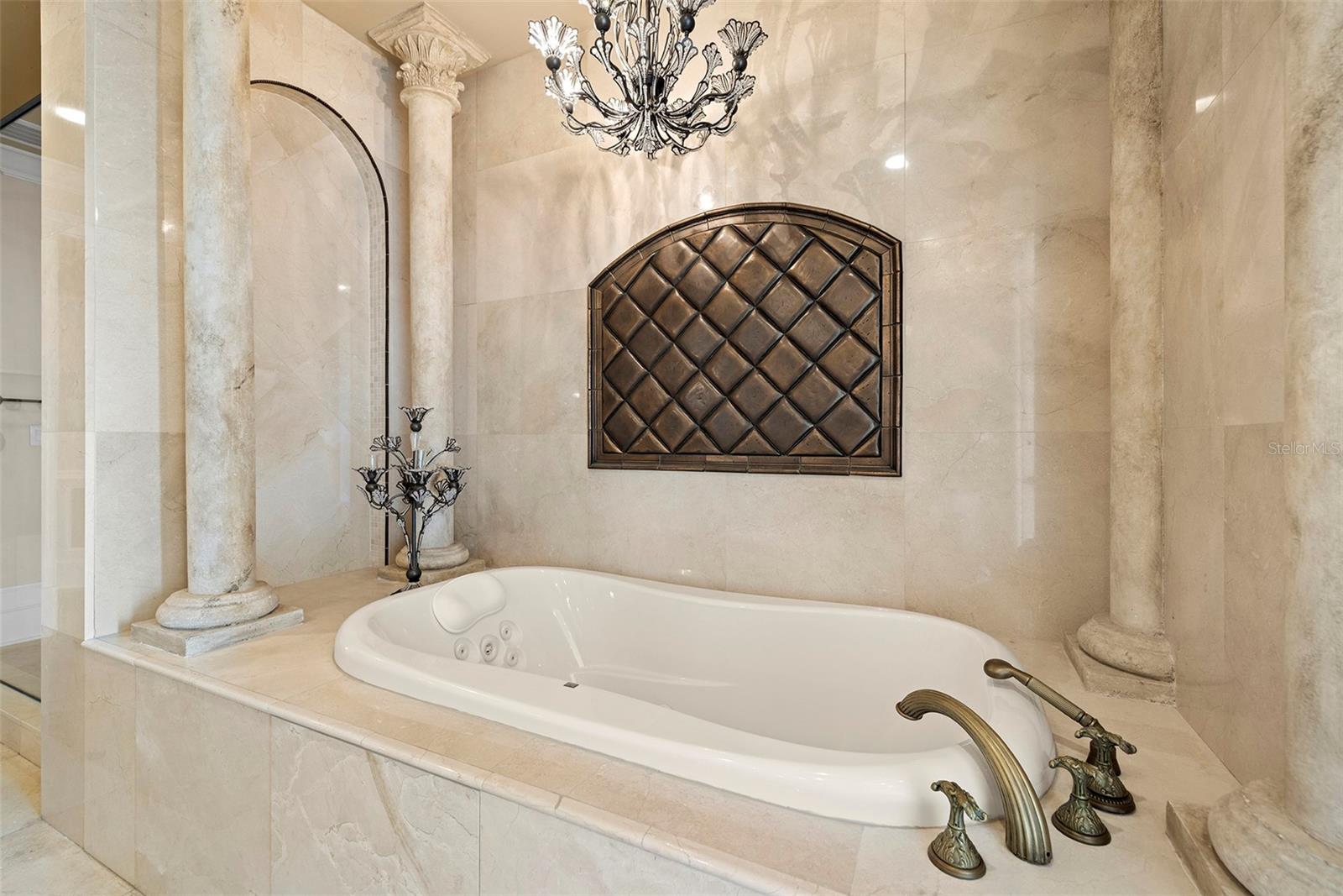 THE PLAZA HARBOUR ISLAND A CON - Residential