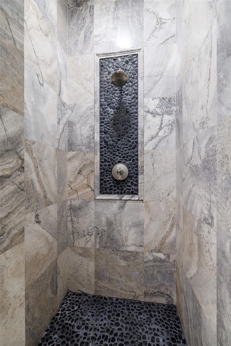 THE PLAZA HARBOUR ISLAND A CON - Residential