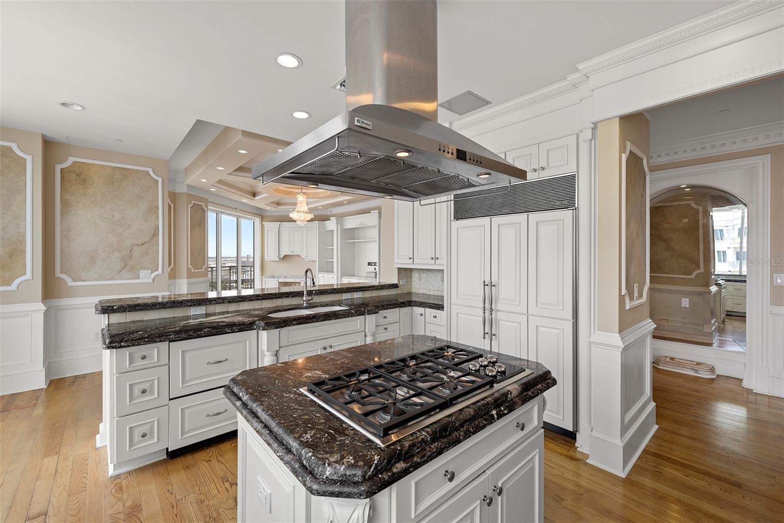 THE PLAZA HARBOUR ISLAND A CON - Residential