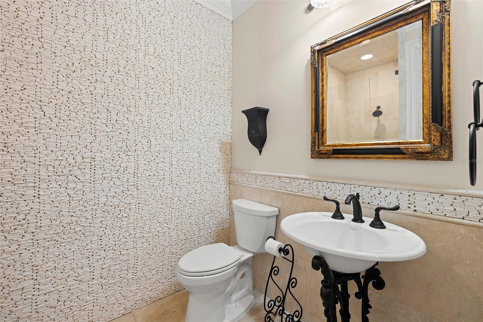 THE PLAZA HARBOUR ISLAND A CON - Residential