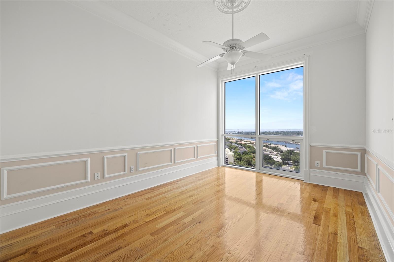 THE PLAZA HARBOUR ISLAND A CON - Residential