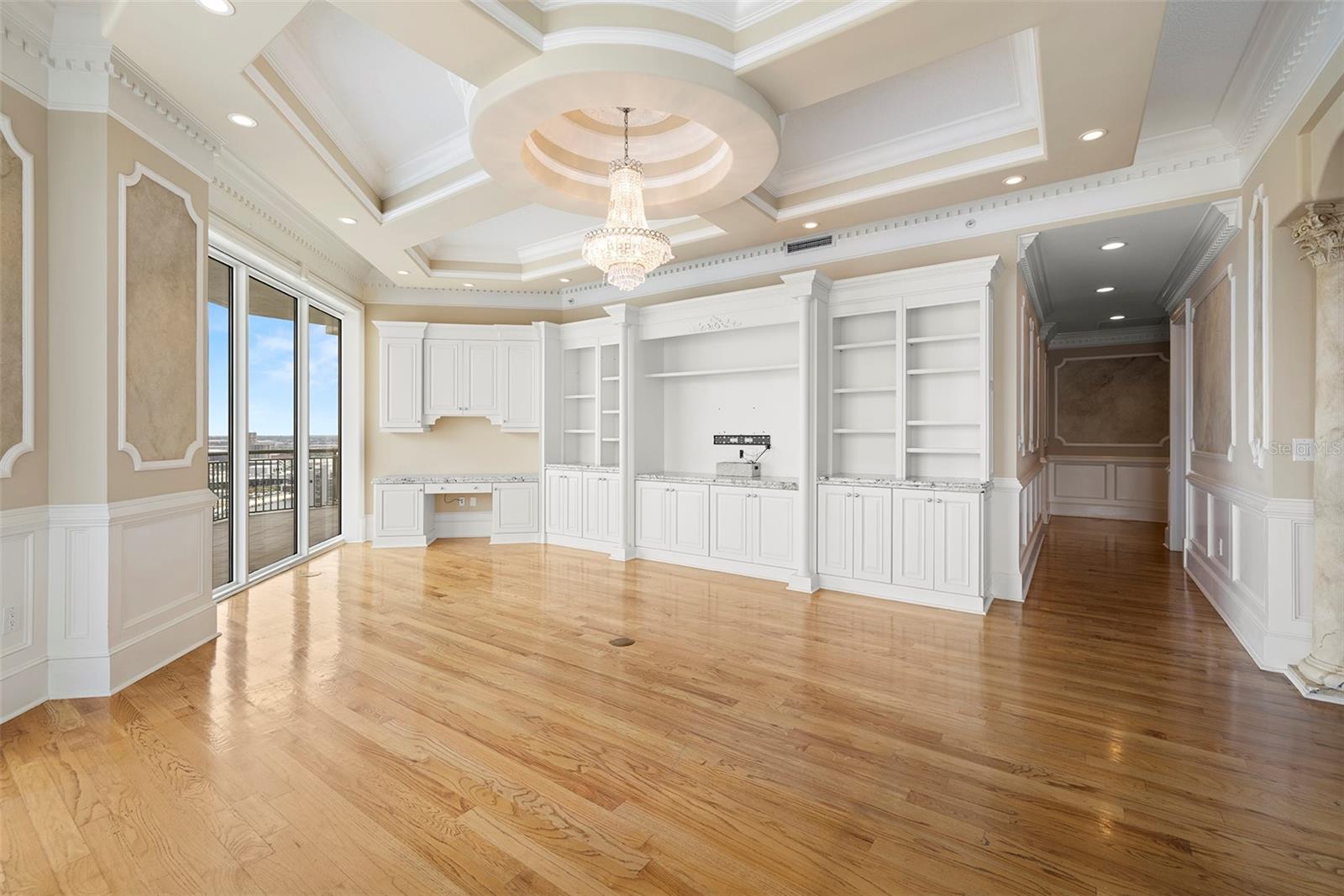 THE PLAZA HARBOUR ISLAND A CON - Residential