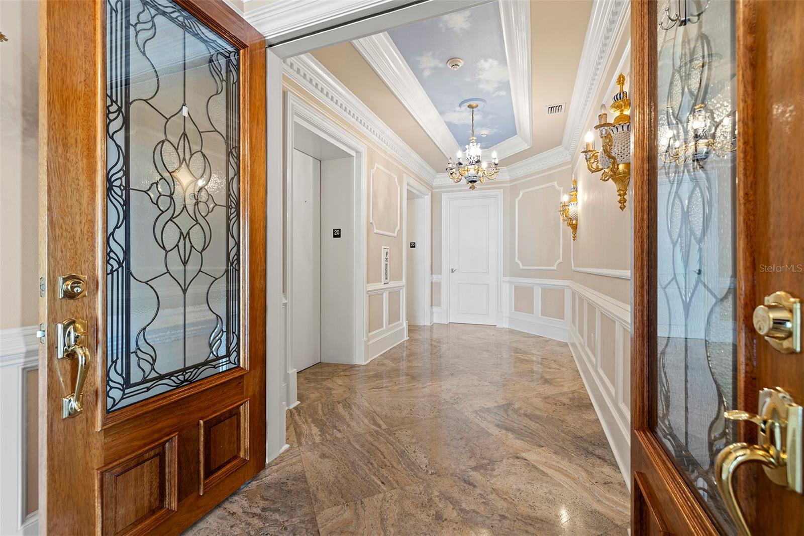 THE PLAZA HARBOUR ISLAND A CON - Residential