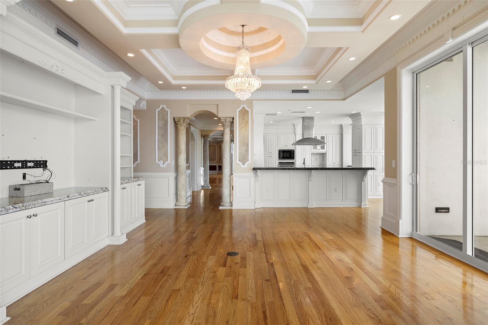 THE PLAZA HARBOUR ISLAND A CON - Residential