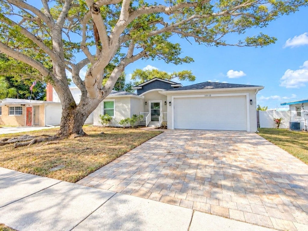 Photo of 10118 66th Avenue, Seminole, FL 33772 (MLS # O6452865)