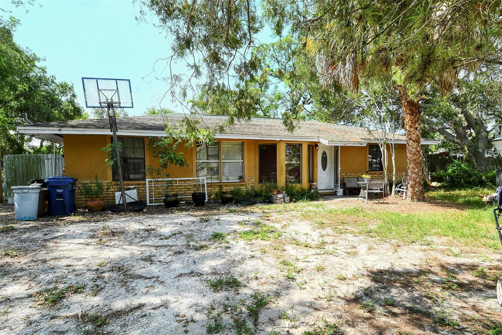 OPPORTUNITY KNOCKS! Are you looking for a remodel opportunity? This 2/1 in the heart of Sarasota in need of TLC is close to Riverview High School, area beaches, Phillipi Creek and downtown Sarasota. It's situated amongst several other homes that have been renovated and is ready for a cash buyer. Plenty of room for toys on a huge lot with no HOA or CDD. Seller is an estate and has not occupied property.