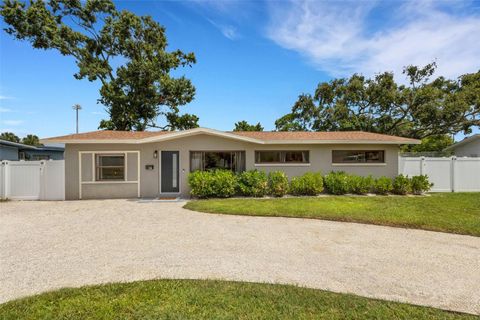 Photo of 381 Kingfish Drive SE, St Petersburg, FL 33705 (MLS # TB8414298)