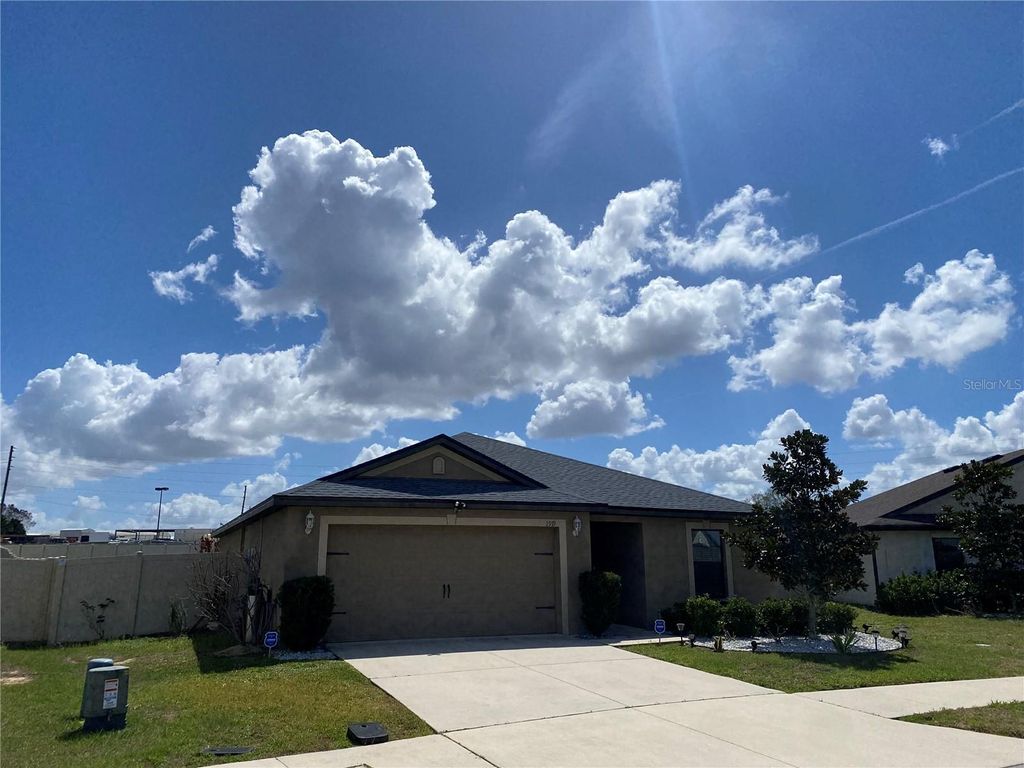 Photo of 1919 Amber Sweet Circle, Dundee, FL 33838 (MLS # P4938076)