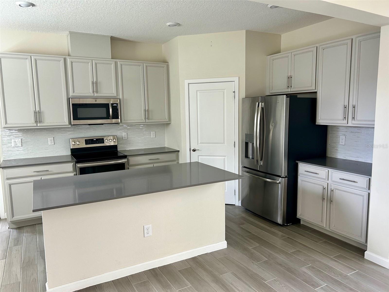 254 WOODED VINE LANE