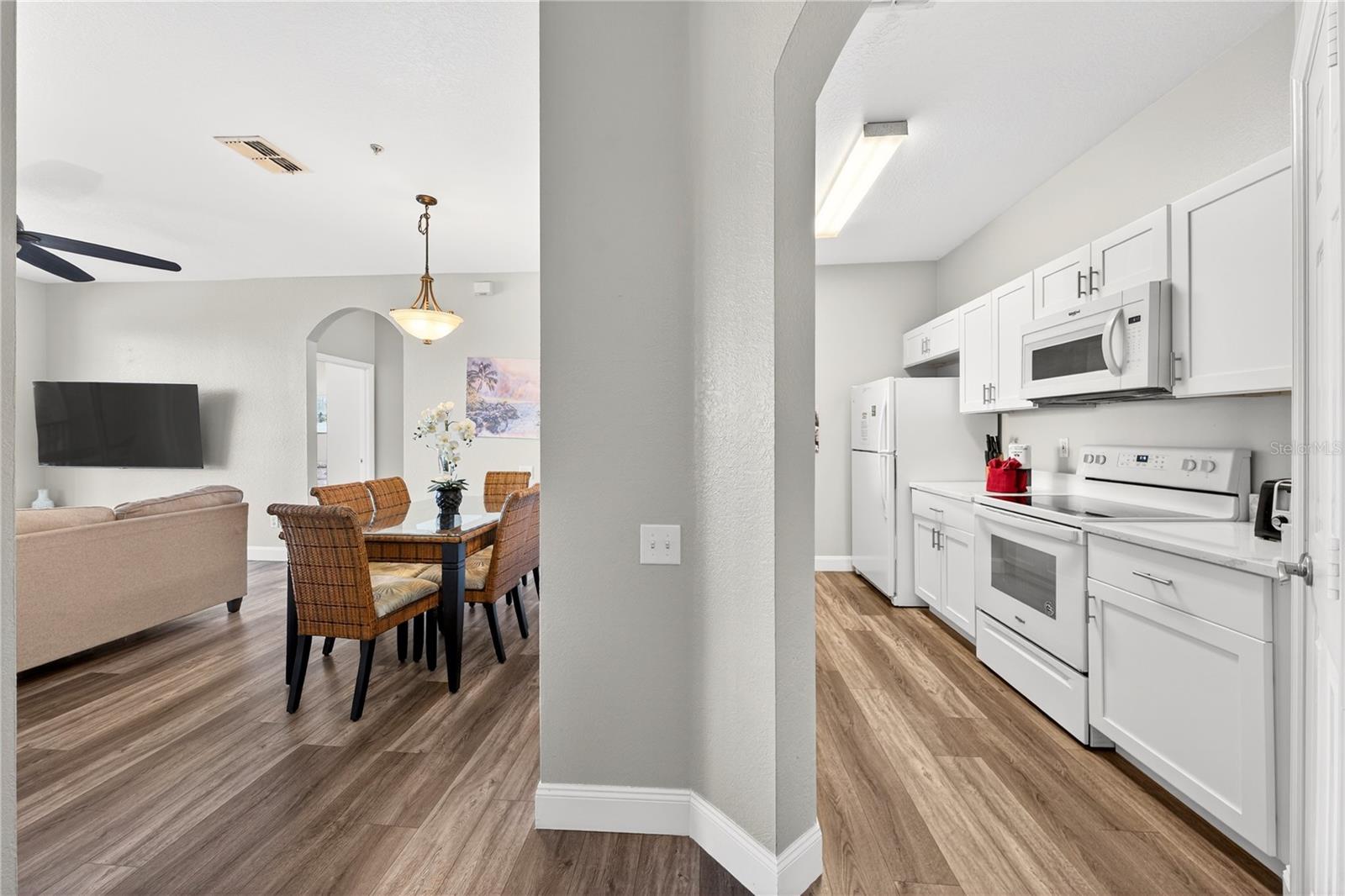 Casas a venda 4 - Jen Dantas 8100 PRINCESS PALM LANE 201