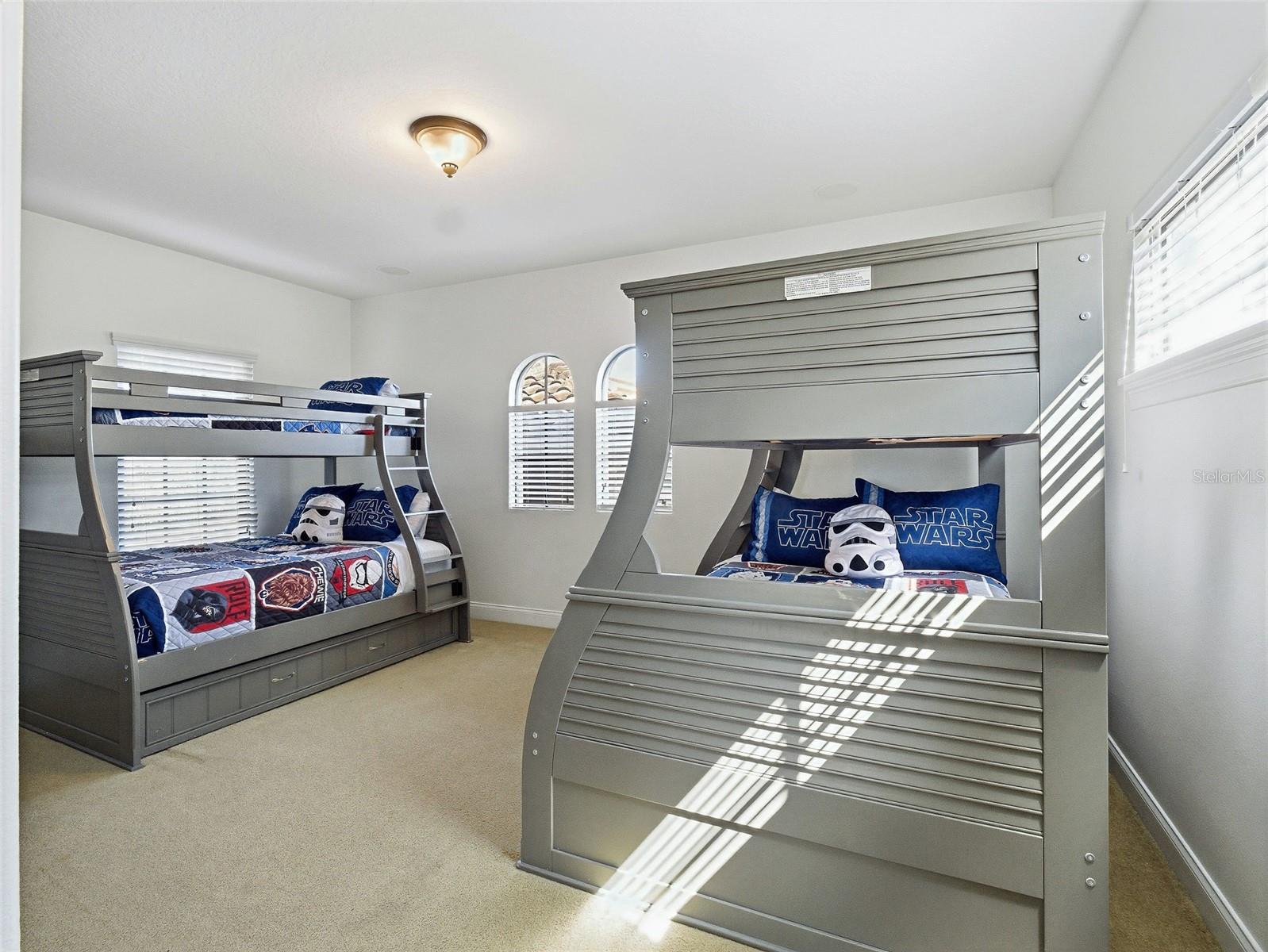 REUNION WEST VLGS NORTH - Residential