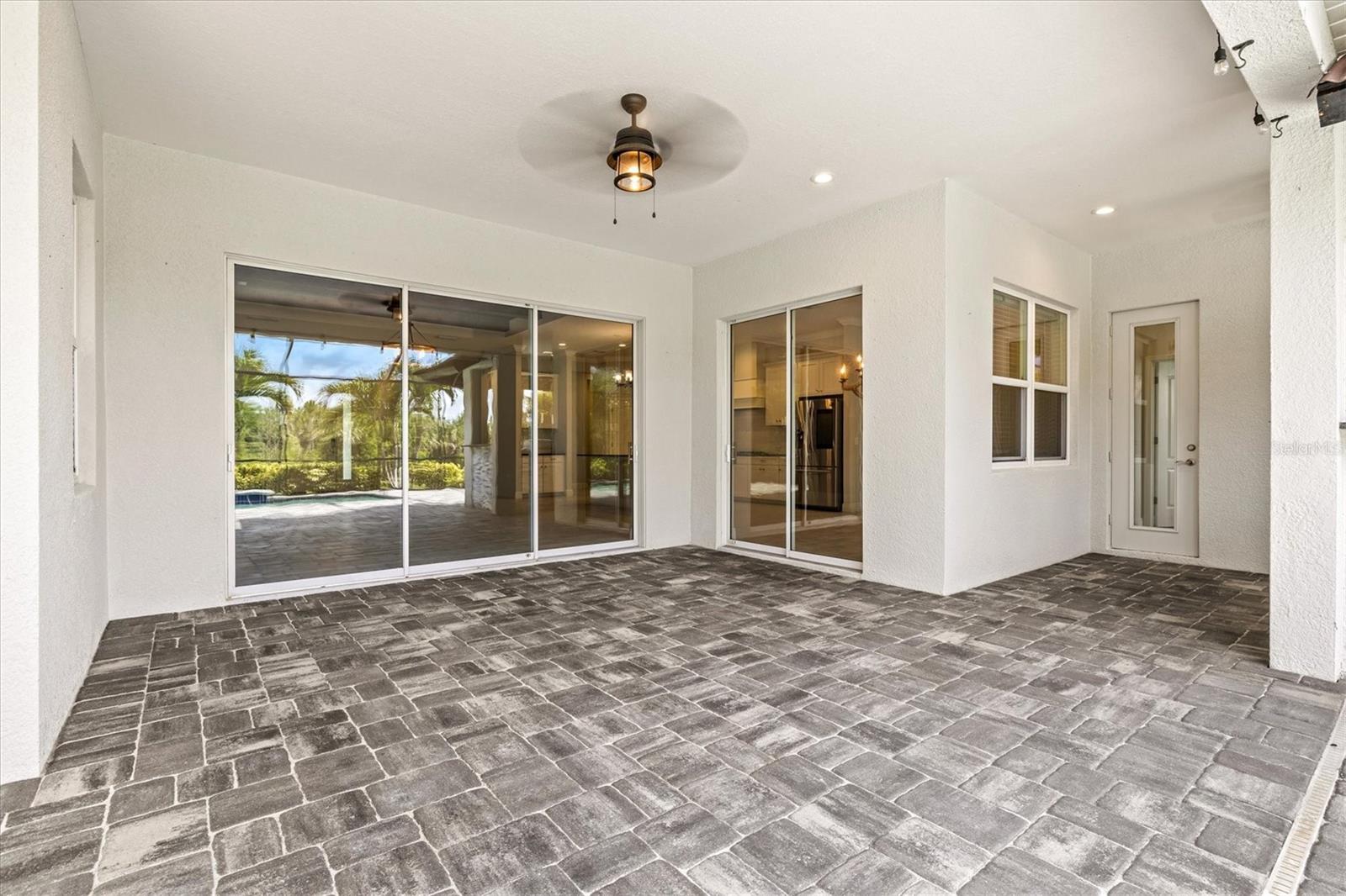 GRAND PALM - Residential