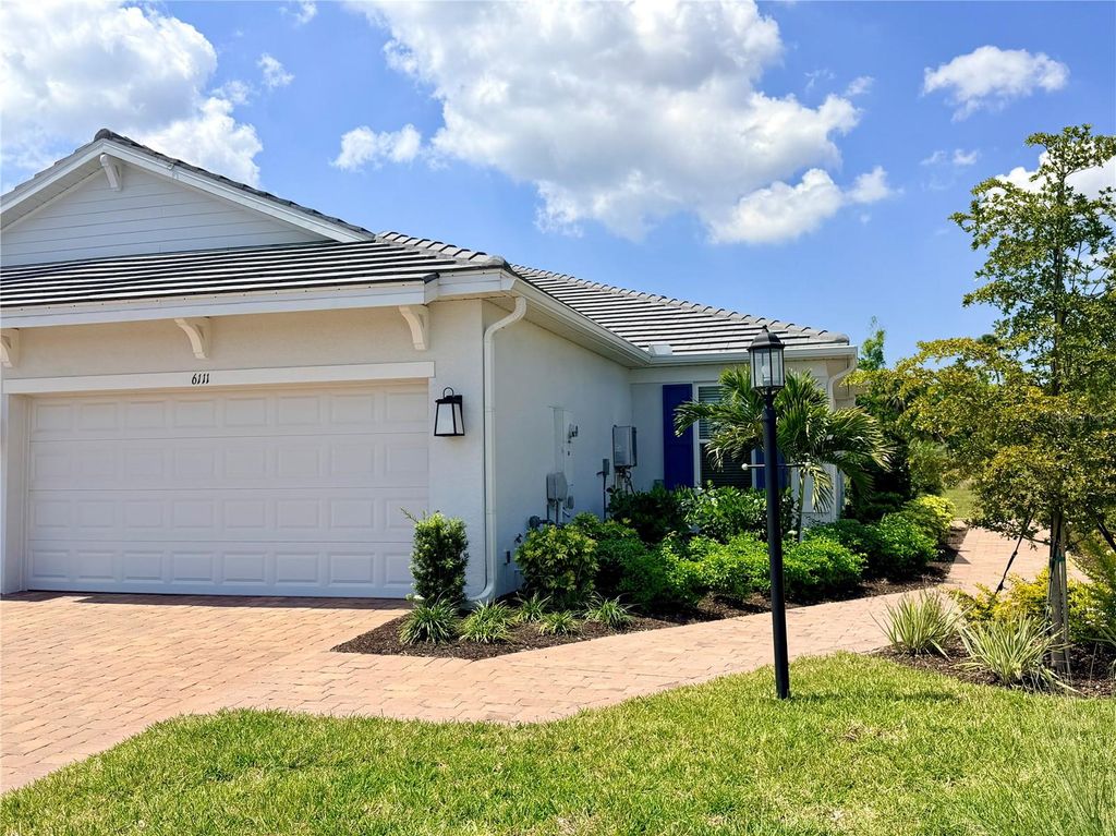 Photo of 6111 Mesa Glen Gln, Bradenton, FL 34203 (MLS # A4688499)