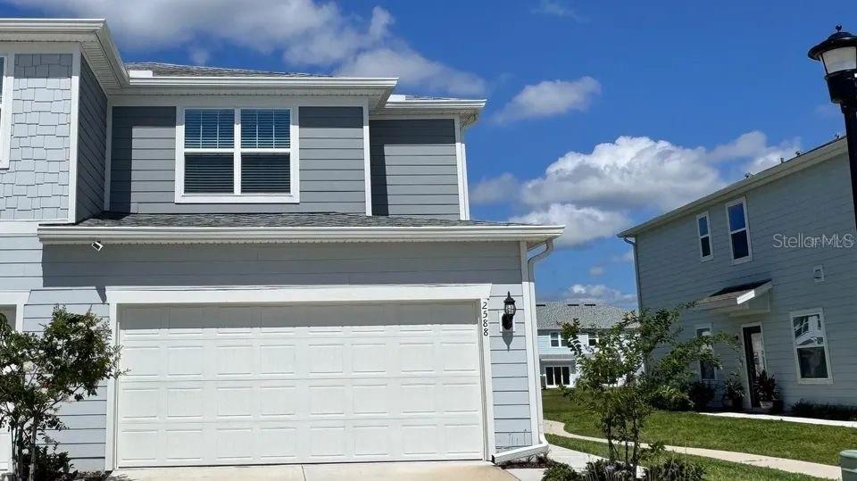 Furnished House for Rent – 3 Bedrooms, Close to Disney
Enjoy the comfort and convenience of living in a fully furnished home, perfectly located near Disney and major amenities.
Property Features:
3 spacious bedrooms
2 full bathrooms and a half-bath
Fully furnished and move-in ready
Gated Community Amenities:
Clubhouse with pool and recreational areas
Secure, family-friendly environment
Prime Location:
Just 5 minutes from Sam’s Club, Walmart, and Publix
Excellent access to Disney parks and attractions
Contact us for more details or to schedule a viewing.