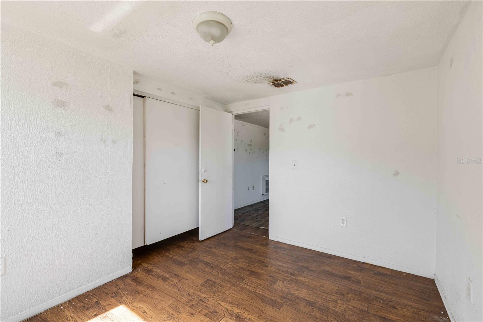 ACREAGE - Residential Income