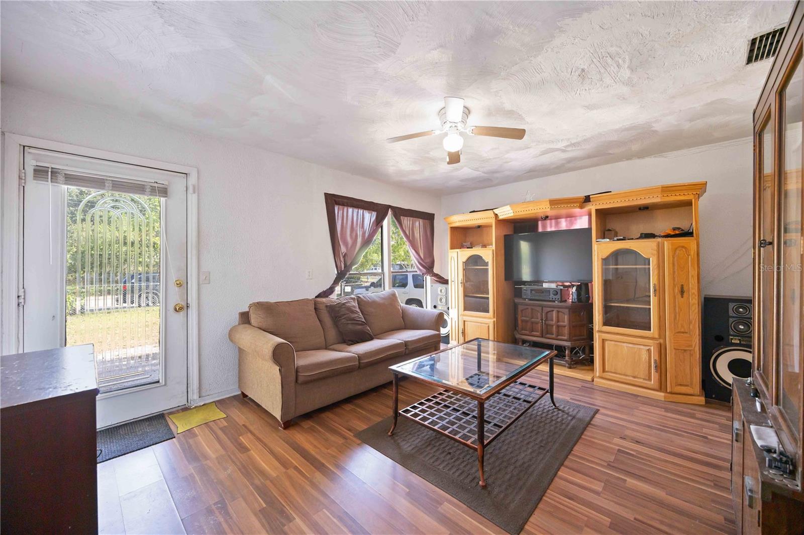 ACREAGE - Residential Income