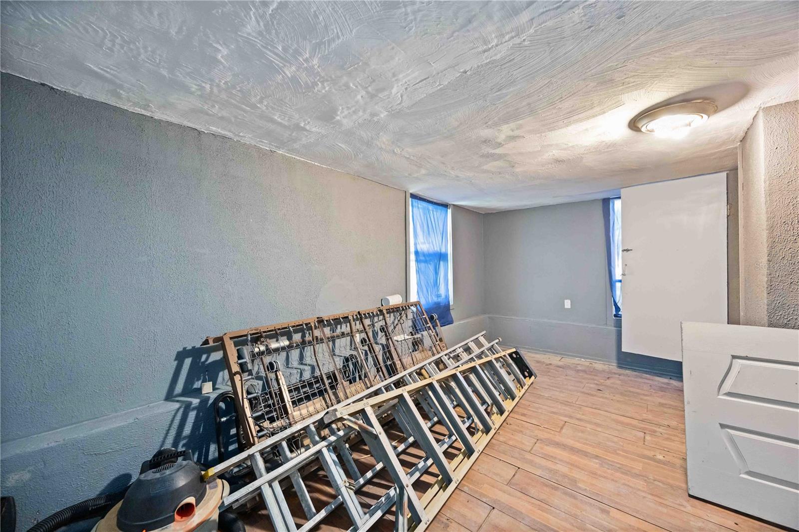 ACREAGE - Residential Income