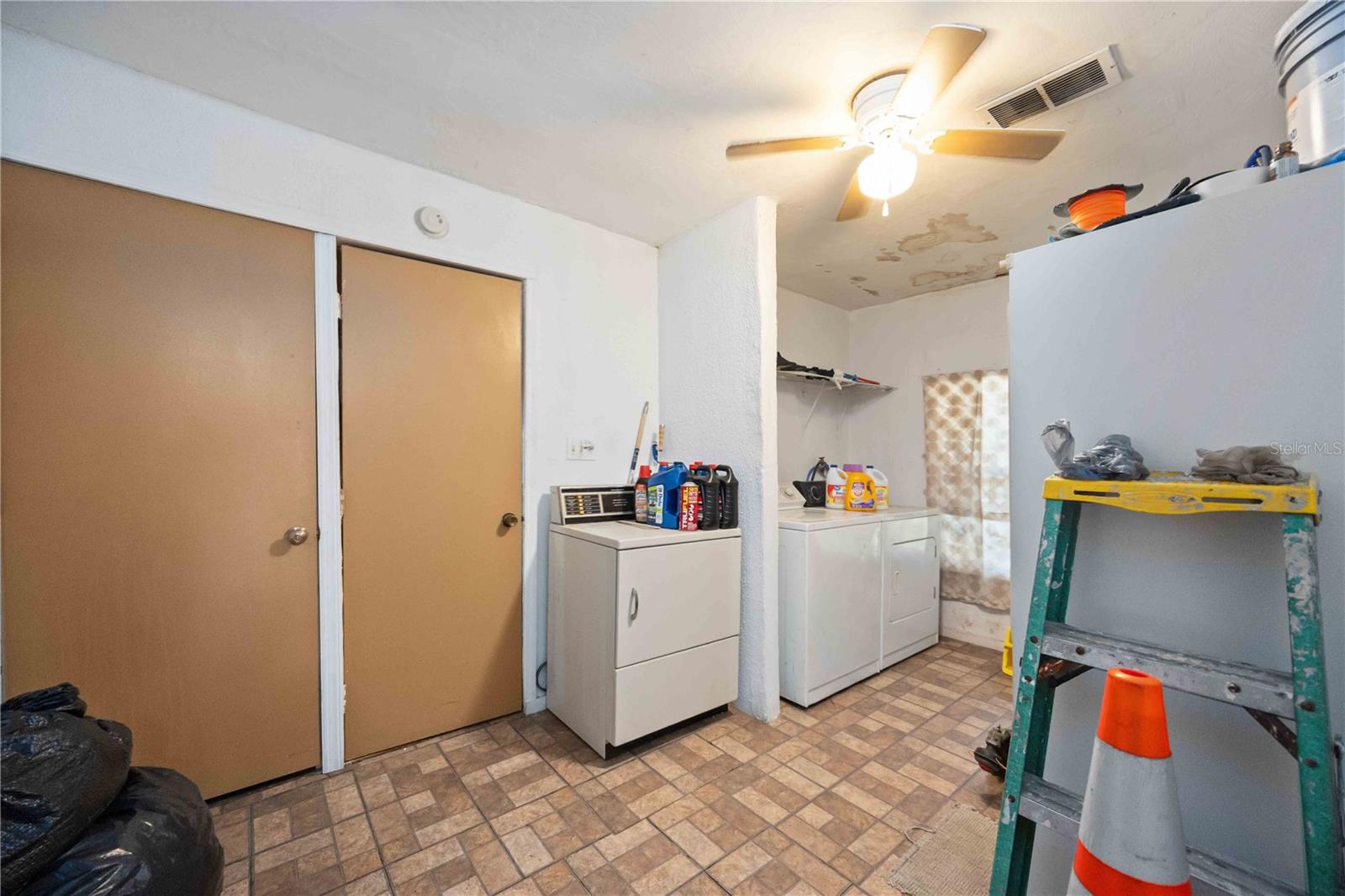 ACREAGE - Residential Income