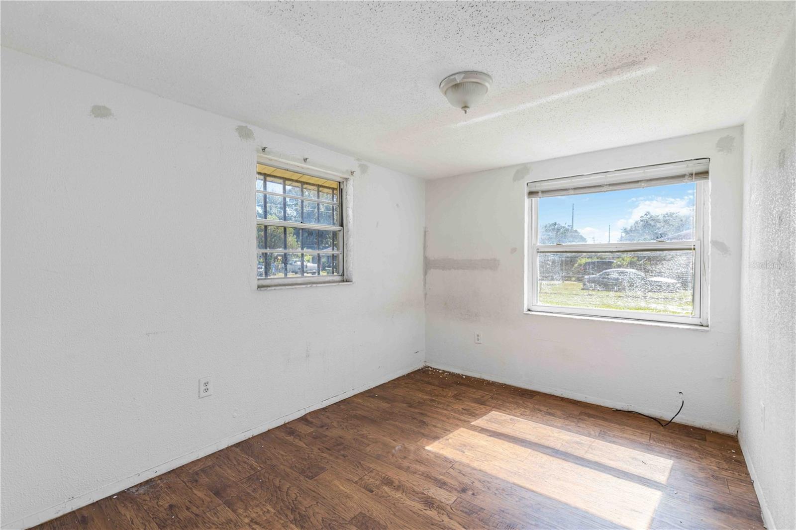 ACREAGE - Residential Income