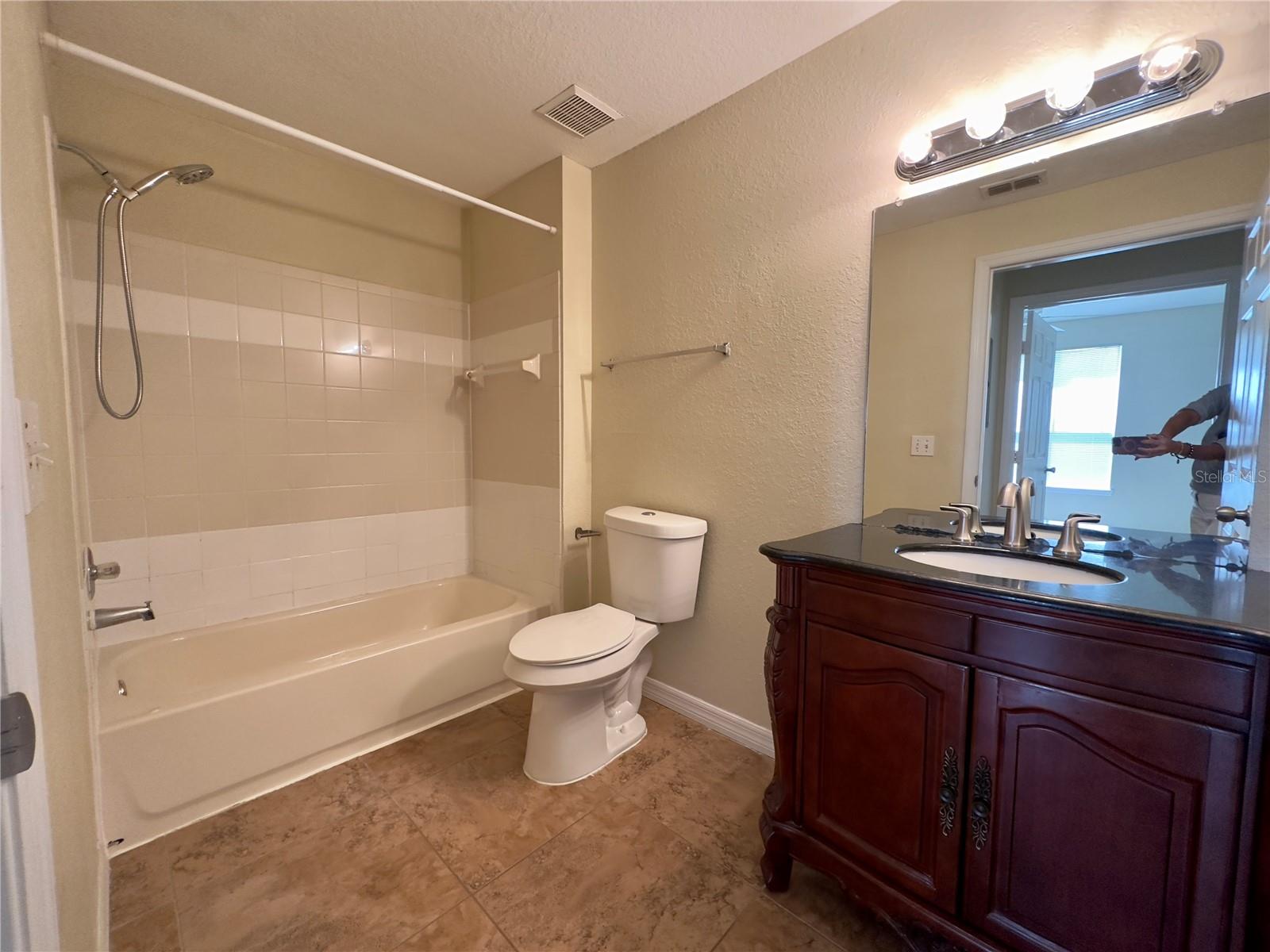 FOUNTAINS/METRO WEST - Residential Lease