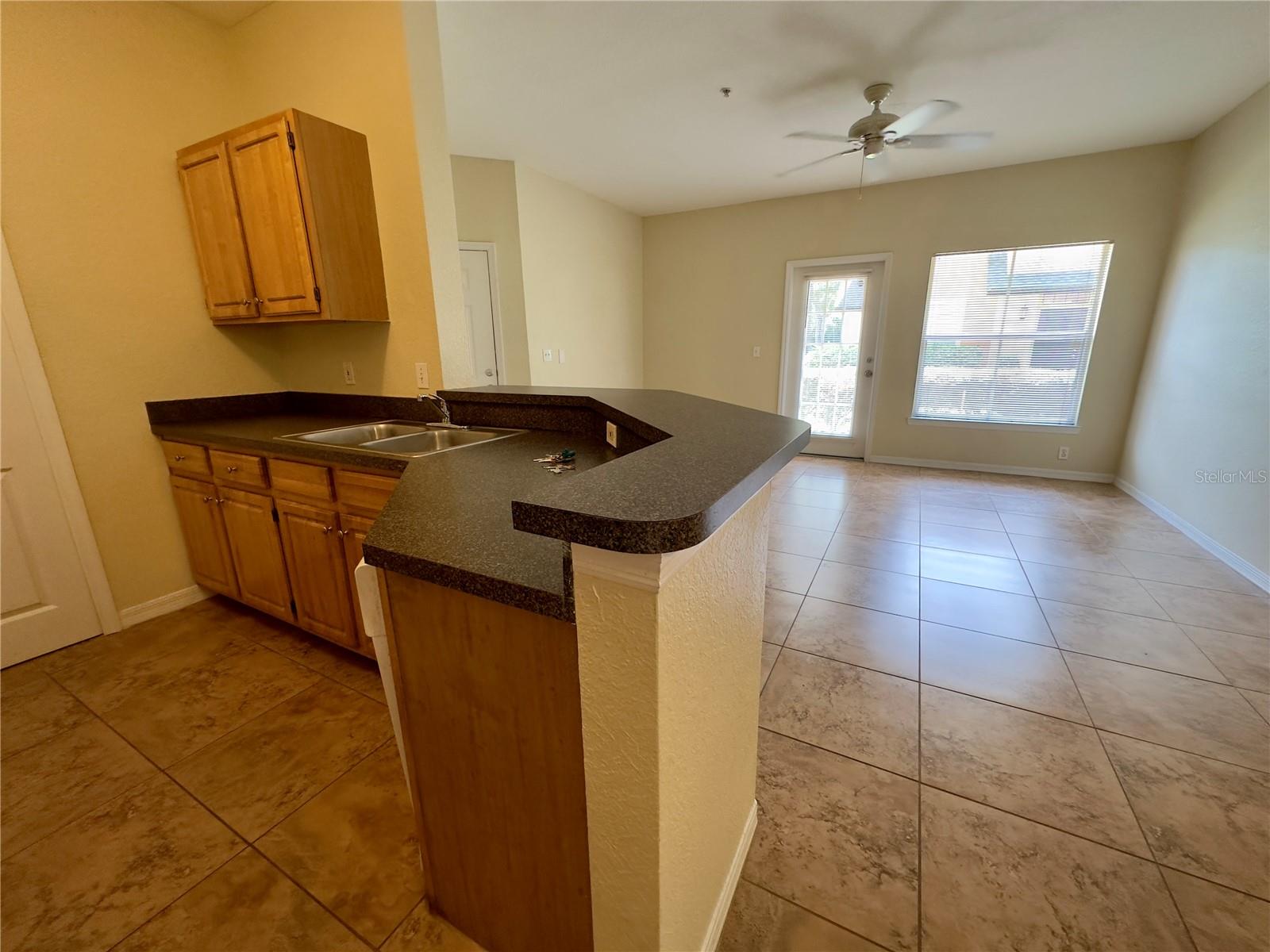 FOUNTAINS/METRO WEST - Residential Lease