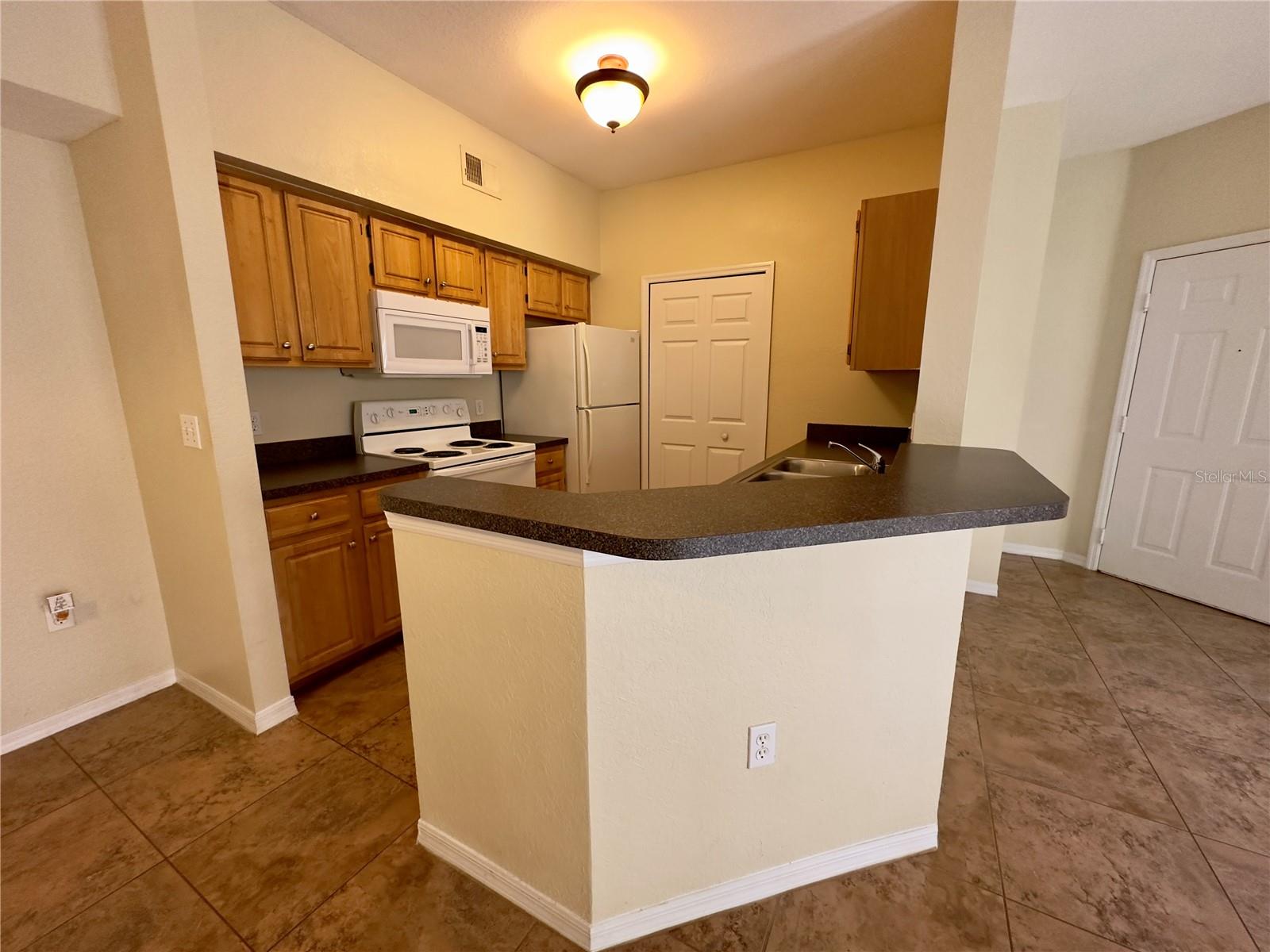 FOUNTAINS/METRO WEST - Residential Lease