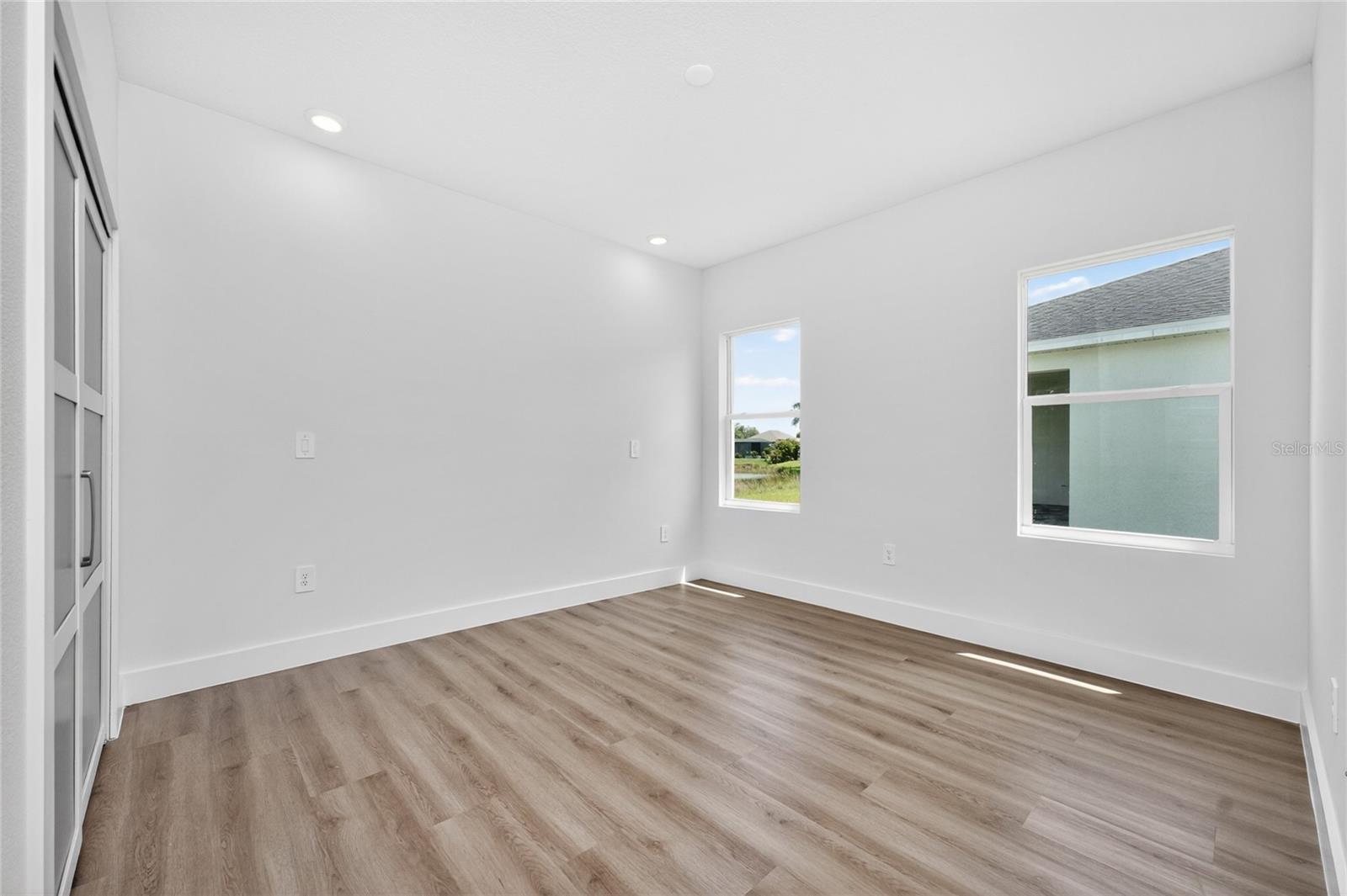 ROTONDA LAKES - Residential