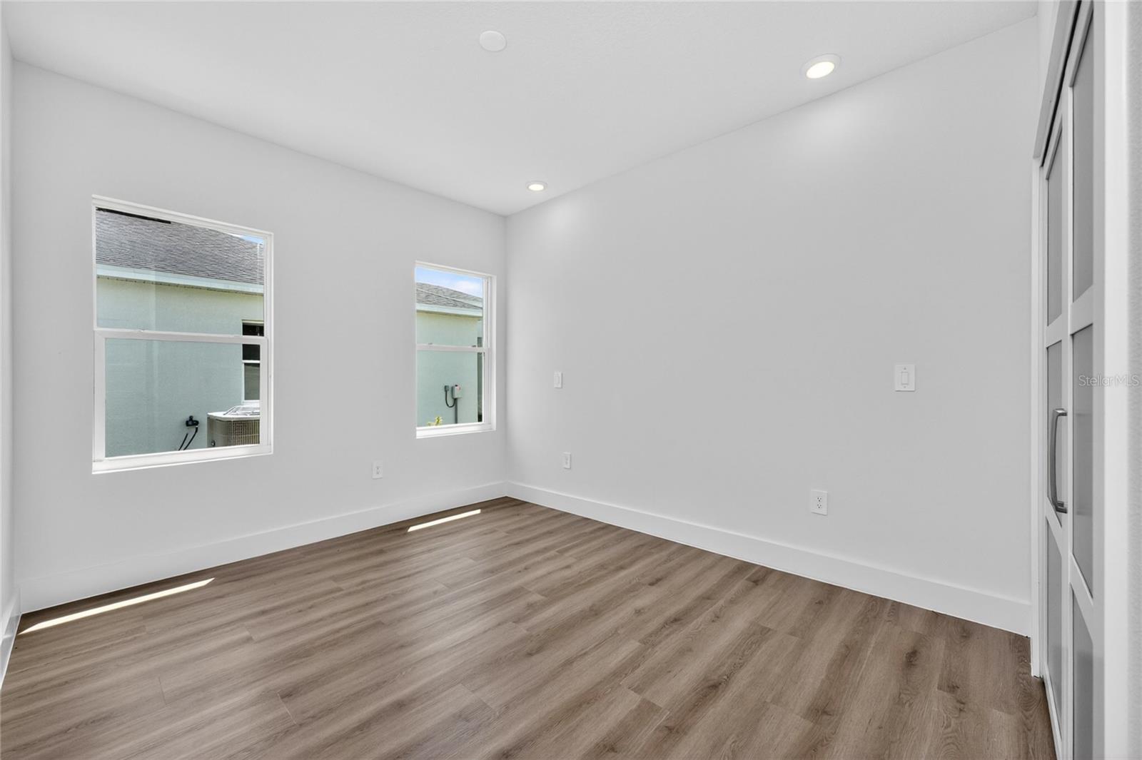 ROTONDA LAKES - Residential