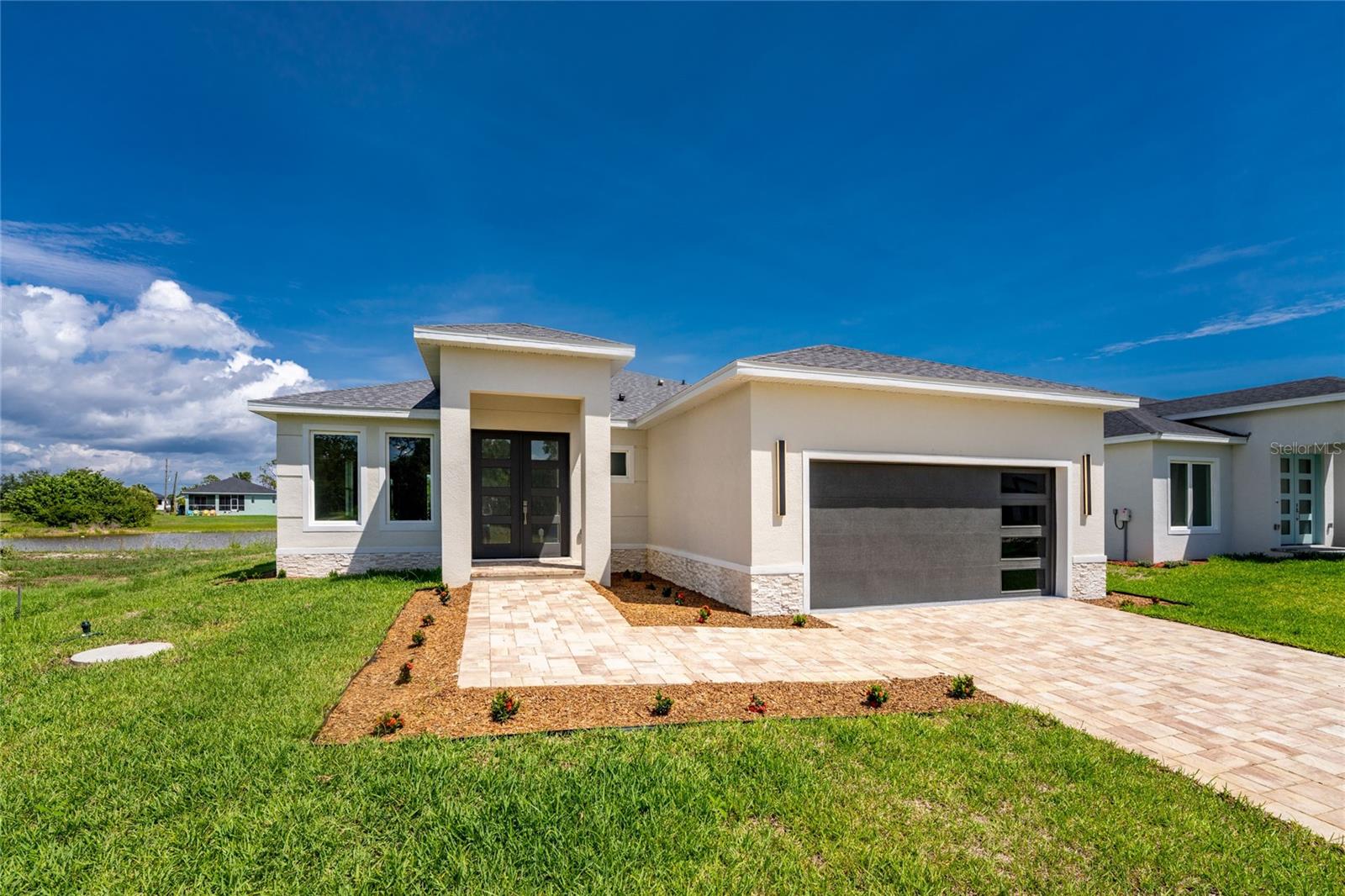 ROTONDA LAKES - Residential