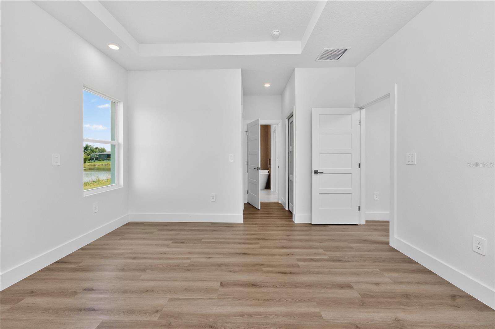 ROTONDA LAKES - Residential