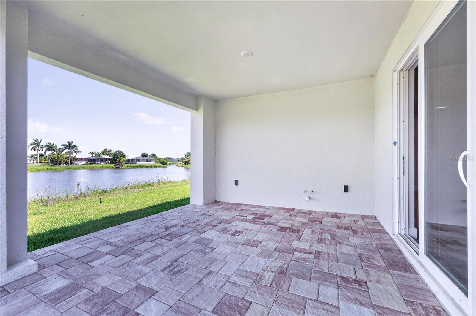 ROTONDA LAKES - Residential