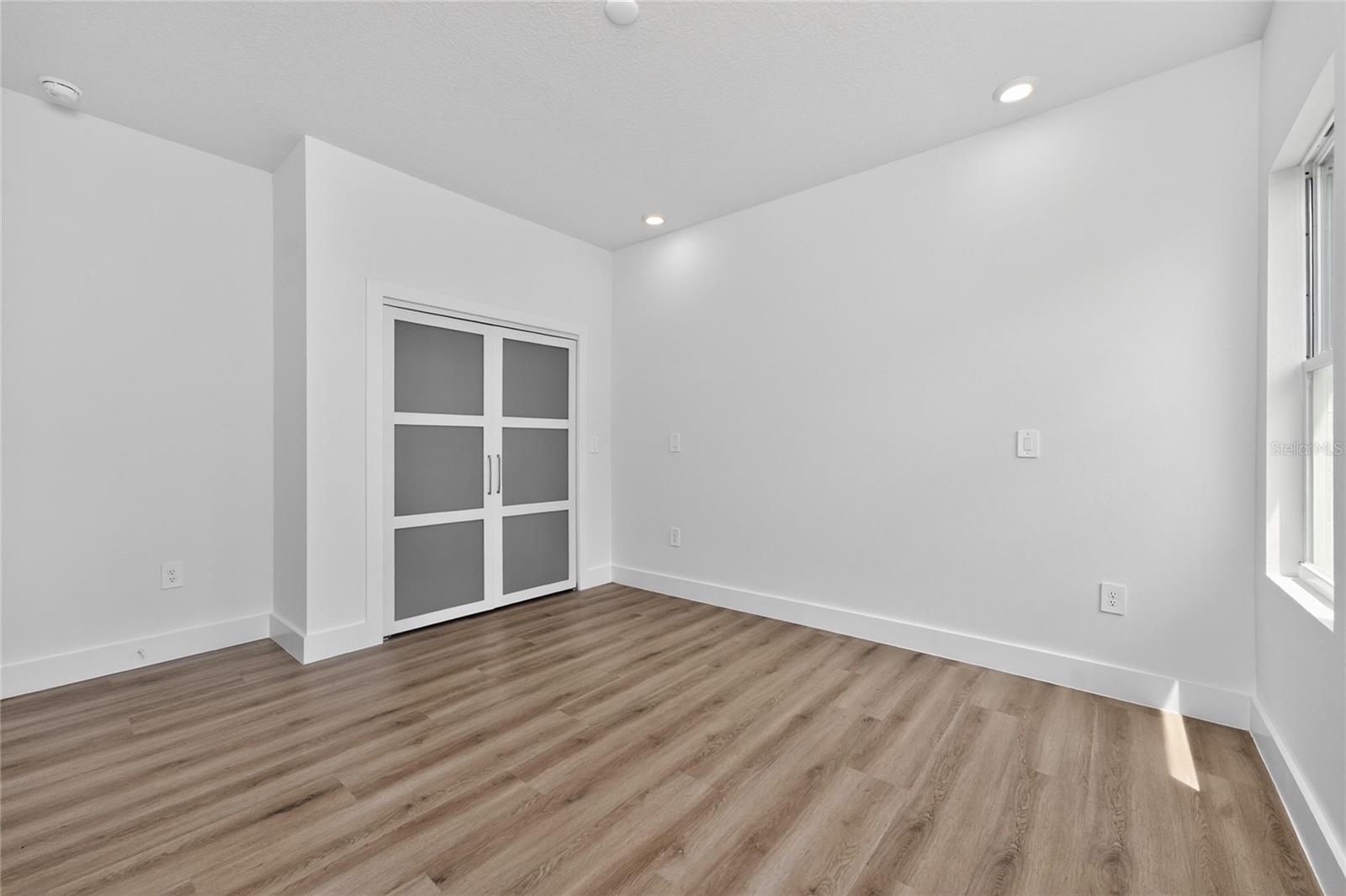 ROTONDA LAKES - Residential