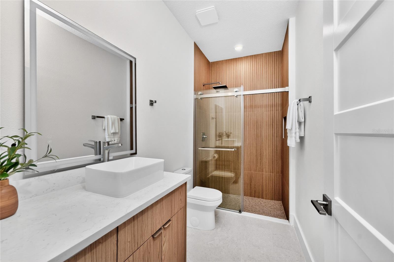 ROTONDA LAKES - Residential
