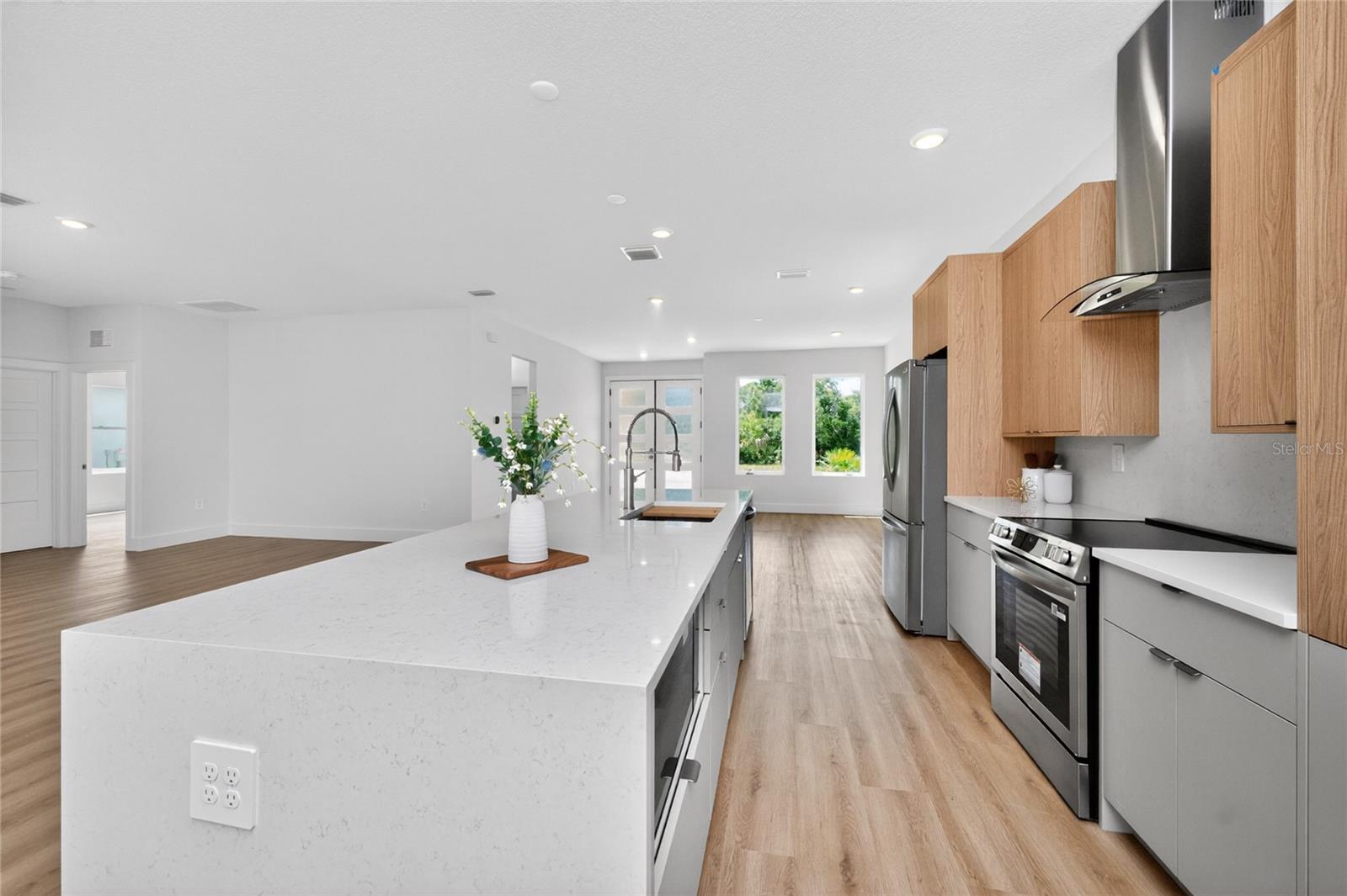 ROTONDA LAKES - Residential