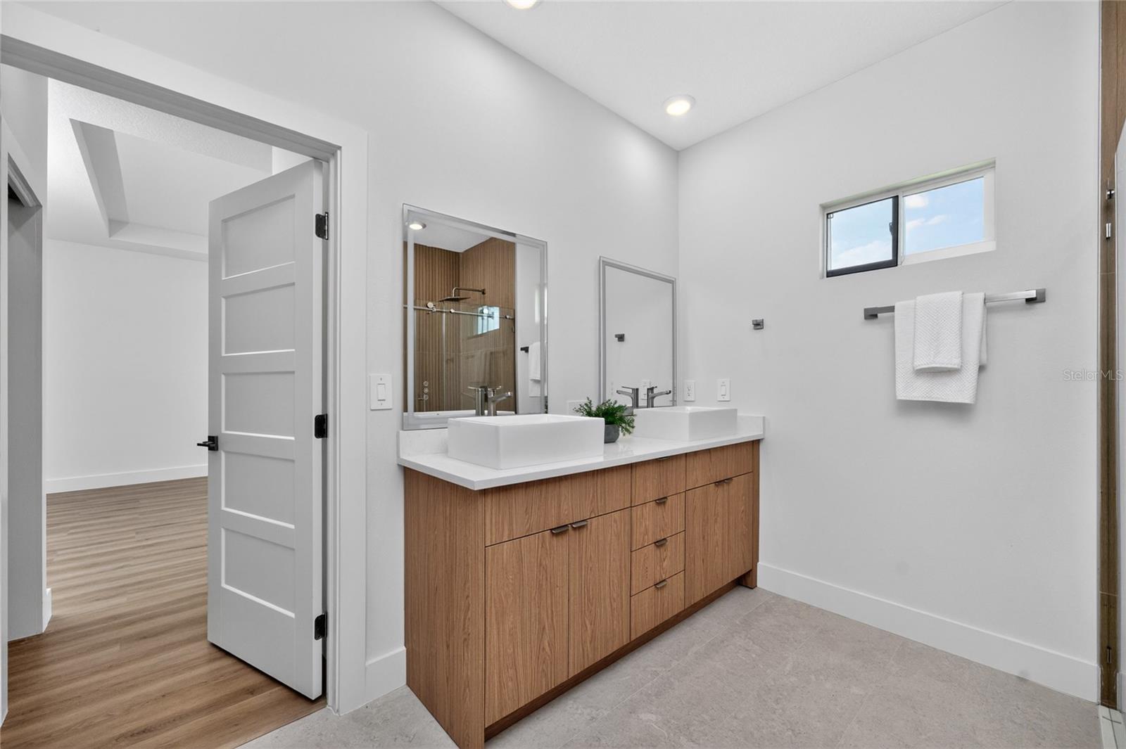 ROTONDA LAKES - Residential