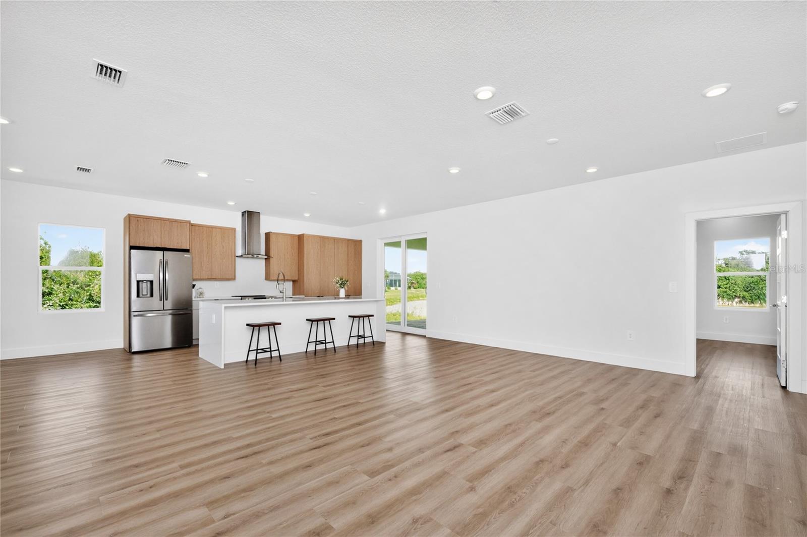 ROTONDA LAKES - Residential
