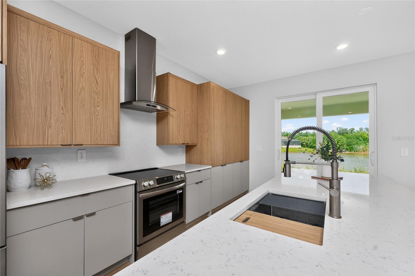ROTONDA LAKES - Residential