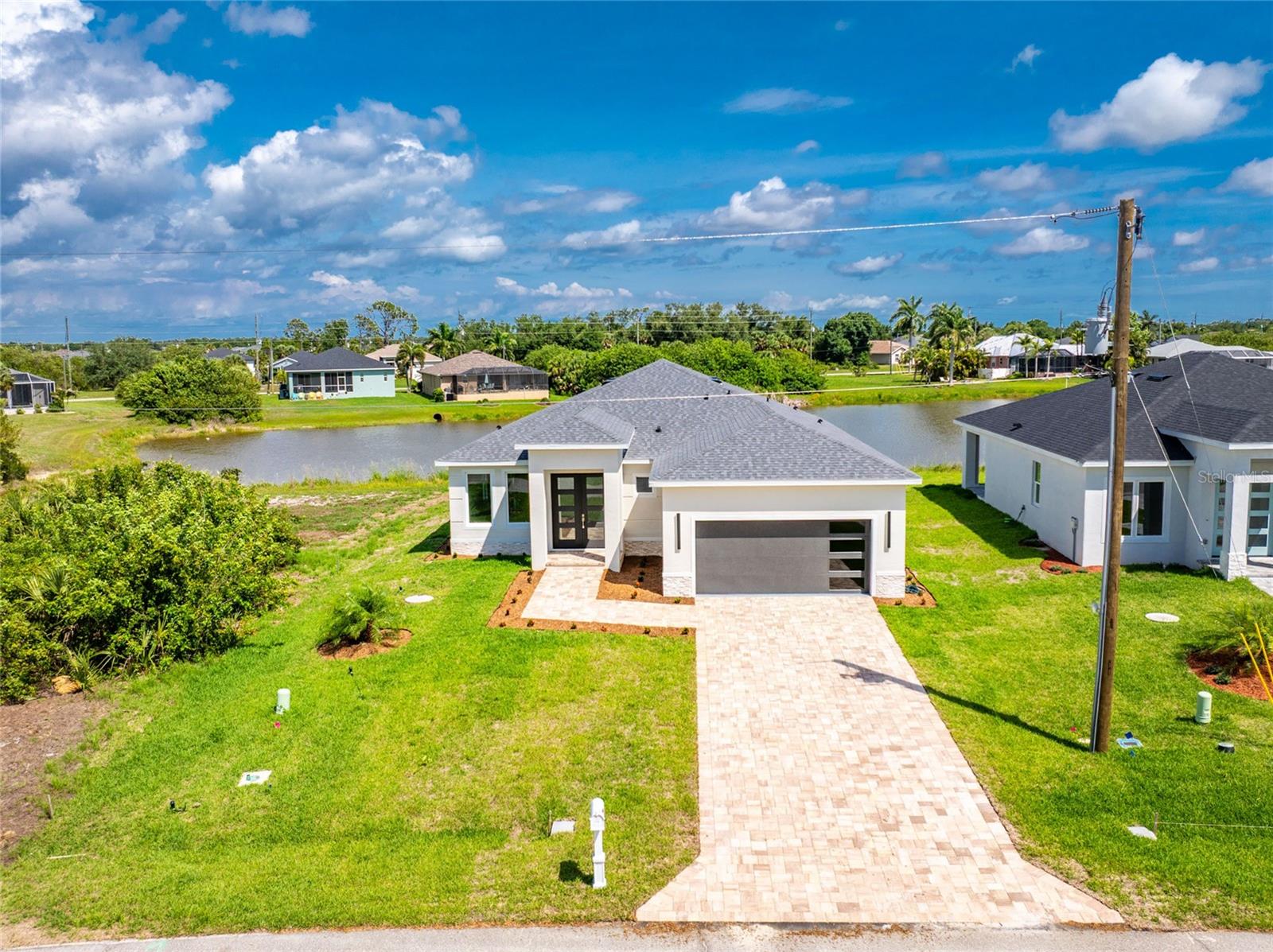 ROTONDA LAKES - Residential