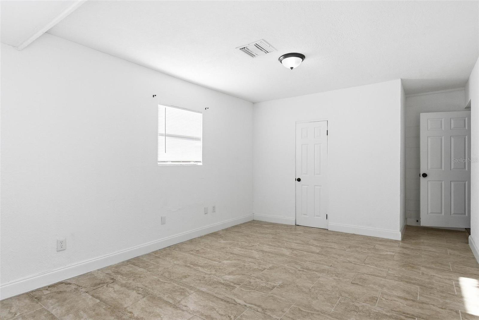 DAYTONA BEACH - Residential